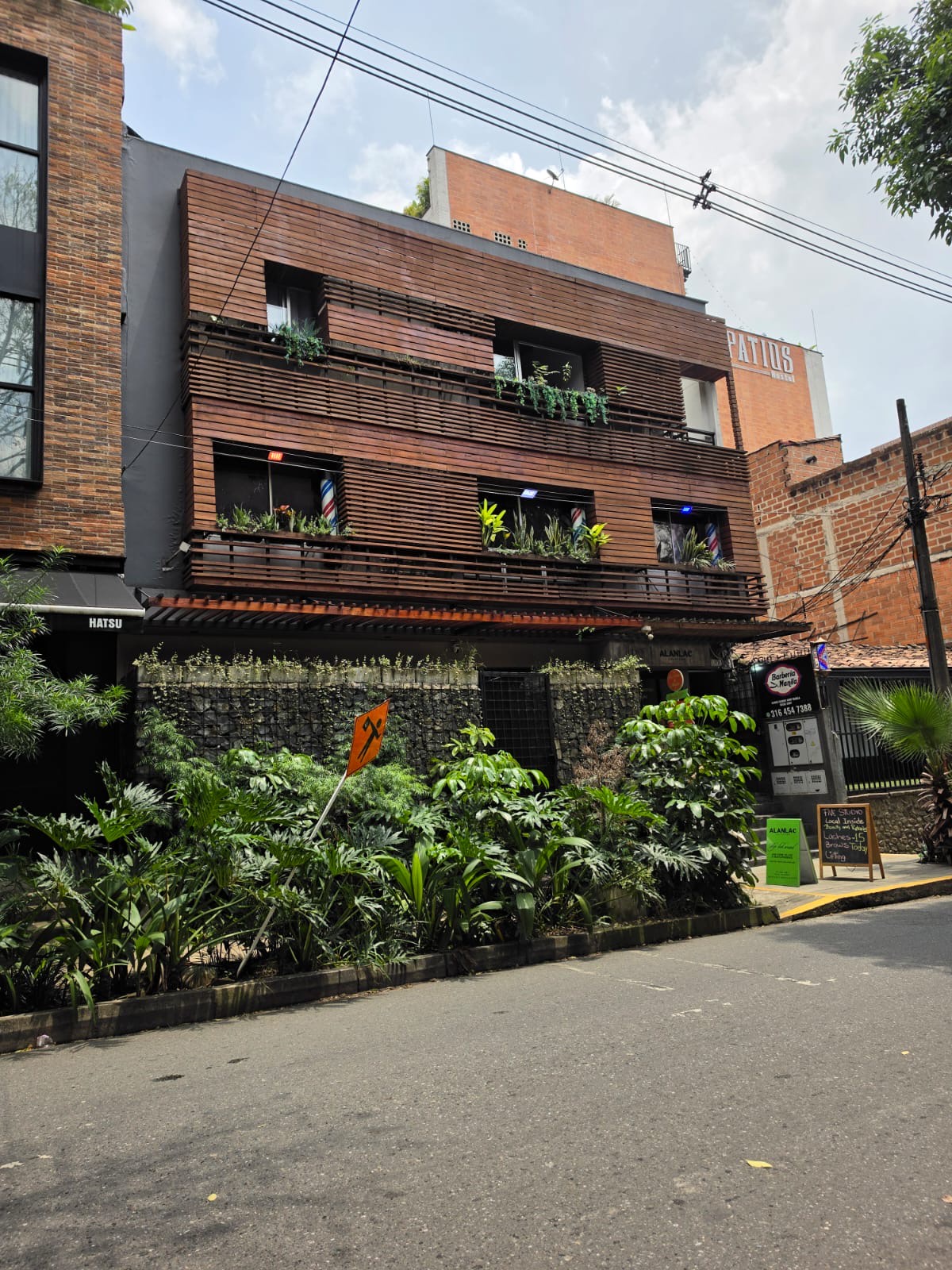 Interior Barbería Manila